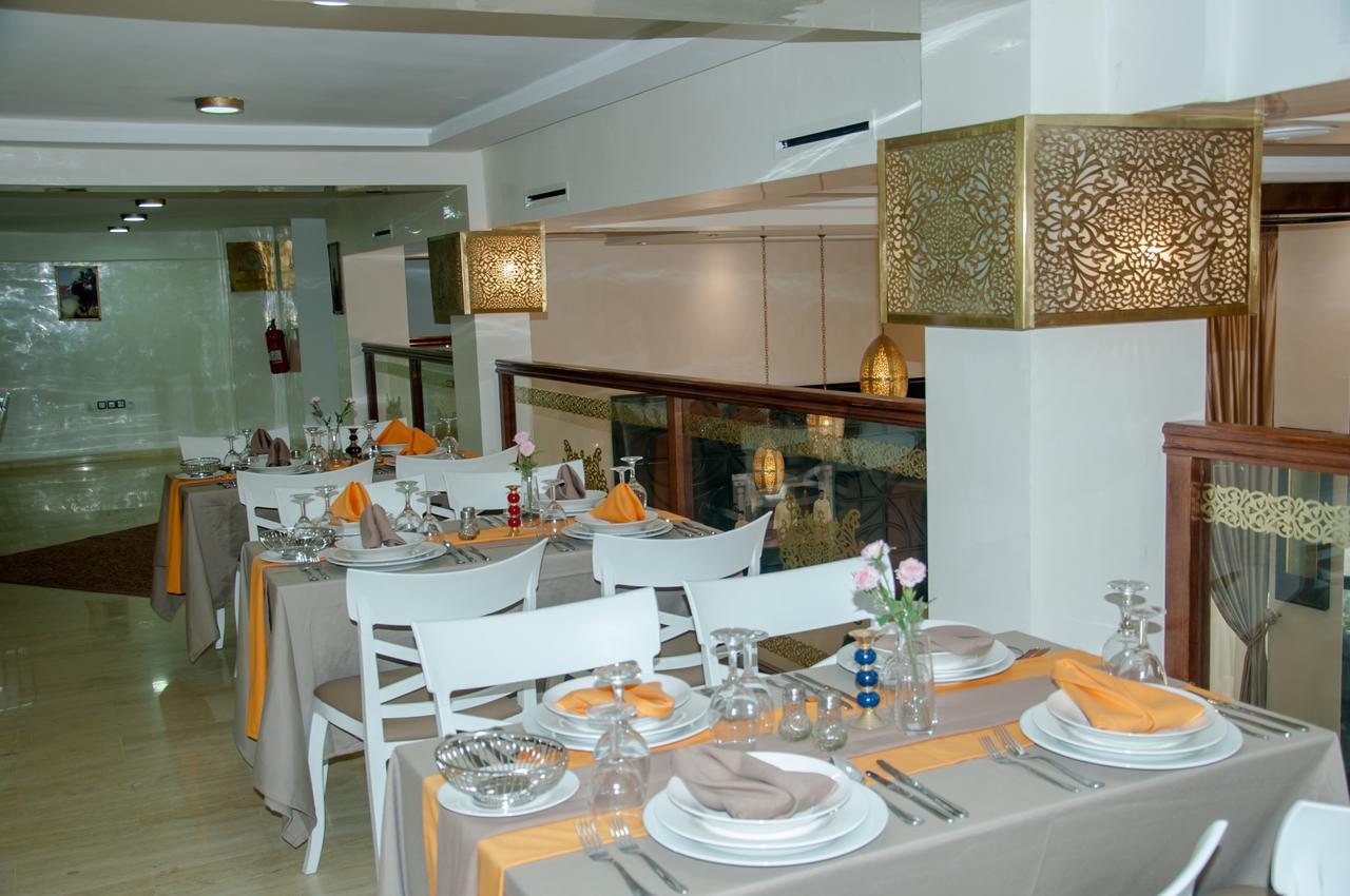 Sania Hotel Sidi Bennour Bagian luar foto