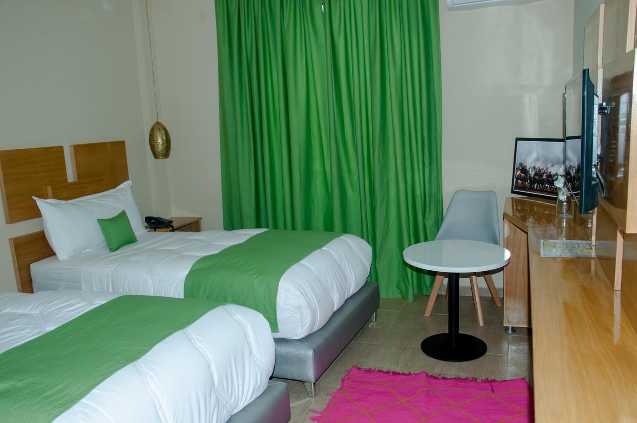 Sania Hotel Sidi Bennour Bagian luar foto