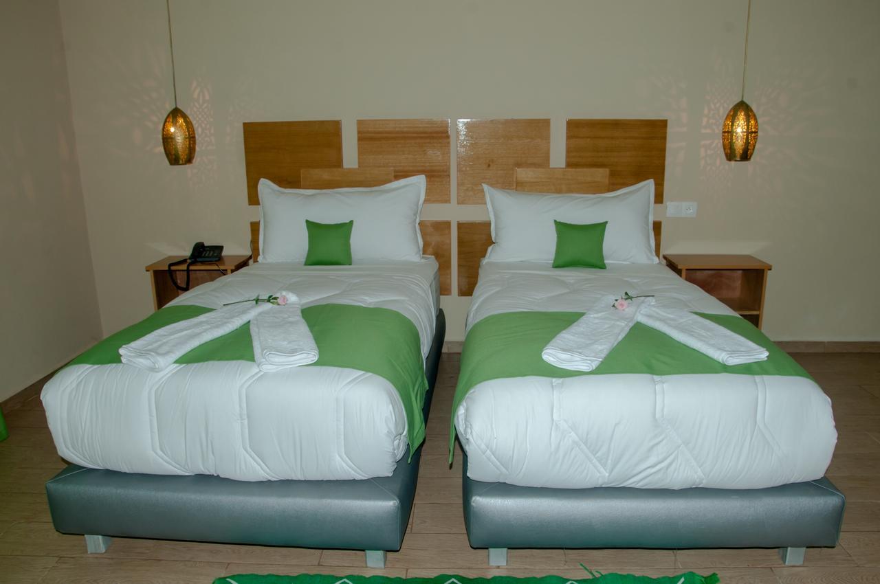 Sania Hotel Sidi Bennour Bagian luar foto